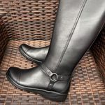 Clarks  Women’s Black leather Boots size 7 Photo 3