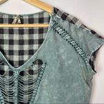 Gimmicks by BKE Laser Cut Blue Plaid Short Sleeve Blouse S Photo 4