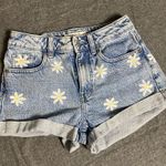 PacSun Denim Jean Mom Shorts With Daisies! So cute Size 24 Photo 0