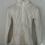 Lululemon Athletica Such A Cinch Foldable Hood White Jacket size 4 Photo 2