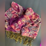 Lovely floral scarf. Wrap around or wear any‎ number of ways! Photo 2