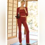 Beyond Yoga Heather Rib Frame Cropped pullover top in Red/Rosewood size small Photo 1