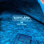 Kirkland Signature BLUE KIRKLAND ATHLETIC PULLOVER LONG SLEEVE Photo 2