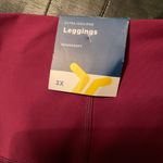 Old Navy  Red active leggings Photo 5
