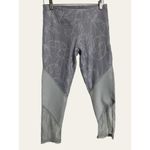 Fabletics  Gray Floral Lace Powerhold Capri Leggings Size S Photo 2