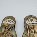 Fergalicious  Majesty Womens Flip Flops Size 7M Thong Sandals Slip On Casual Shoe Photo 2