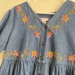 Go softly denim patio dress Button W/ Pockets Red Foral Embroidery Sz M Blue Size M Photo 2