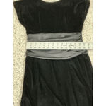 Womans Jennifer Moore Petites Black Velvet Size 2 Knee Length Low Back Dress Photo 4