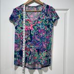 Lilly Pulitzer  Multicolor Floral Short Sleeve Tee Size xs Photo 3