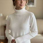 BCBGMAXAZRIA  White Ribbed Turtleneck Knit Sweater Size Small Photo 0