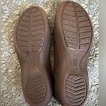 Crocs  sling back ballet flat waterproof durable women’s size 8 brown casual Photo 2