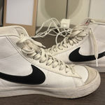 Nike  High-Top Blazer Mid Sneakers Photo 8
