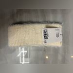 Uniqlo Fluffy headband in a soft, rib knit. Photo 1