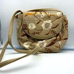 FRANKIE & JOHNNY embroidered floral tan and white shoulder bag Photo 2