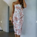 Hello Molly Selfie Leslie | Ladies Night Floral Dress Photo 3