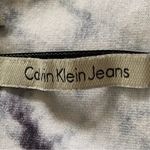 Calvin Klein Jeans  white and grey, snakeskin design, jersey t-shirt. Medium. EUC Photo 8