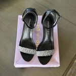 Steve Madden Women's Black and White Open Toe Sandals Size 7 Photo 1