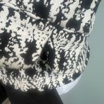Chick woman’s size small Black and White Geometric Blazer Photo 4