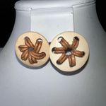 Vintage Leather Woven Plastic‎ Button Earrings Brown Photo 1