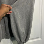 Wonderly  women’s gray oversized sweatshirt size small Photo 4