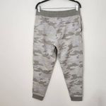We Wander Gray Camo Joggers NWT Size Medium Cropped Camo Jogging Pants Photo 3