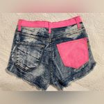 Vibrant  m.i.u. Shorts. Pink waistband stretch. Size L Photo 1