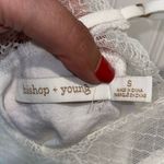 Bishop and Young Womens Lace Trim V-Neck Sleeveless Camisole Tank Top Cream Small Photo 4