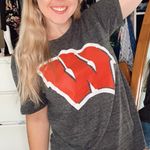 Wisconsin Graphic Tee Gray Size M Photo 1