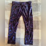 Lululemon Size 6 Wunder Under Crop Leggings Purple Black Camo Photo 3