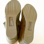 Gentle Souls  Kennth Cole Dawnest Gray Suede Wedge Ankle Boot Bow‎ Size 5.5 Photo 3