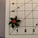 Vintage Green & Red Holly Flower Leaf & Berries Brooch Pin // Christmas Holiday Photo 8