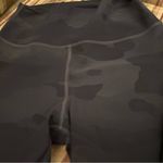 Alo Yoga Alo med camo leggings new without tags Photo 1