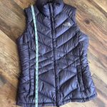 The North Face 550 Puffer Vest Goose Down Metallic Purple Women's Small Nylon Zip Photo 4