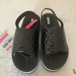 Muk luks womens epic tour sandals flats black quilted Slingback shoes size 8 Photo 2