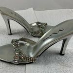 Nina Shoes 9M Nina Jewel Peep Toe 3” Kitten Heels Photo 2