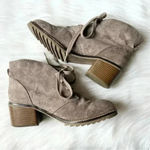 Merona Sz 8.5 Womens Beige Lace Up Booties Faux Suede Photo 3