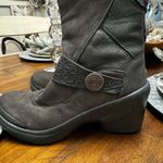 Bzees Women’s  Euphoria Brown Knee High Zip Boots size 7 Photo 1