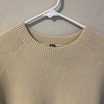 Uniqlo Beige 3D Knit Crew Neck Sweater (S) Photo 1