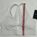 Fabletics OASIS TWIST MEDIUM IMPACT SPORT BRA WHITE Photo 6