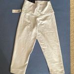 Aritzia NWT  tna life high rise 1/2 length plein air light blue leggings xs Photo 0