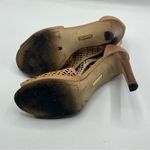 Louise et Cie Olivia Sz 5.5 Perforated Open Toe Heels Tan Sandals Photo 10