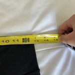 Lululemon Womens 6 Cropped Leggings Capri Black Inside Pocket Yoga Photo 3