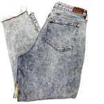 Hollister 🌟  Ultra High-Rise Mom Jeans Raw Hem Patchwork Size 31 👖 Photo 6