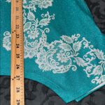 Reba womens size large v Photo 2