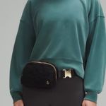 Lululemon  Everywhere Belt Bag 1L Black Fleece Photo 0