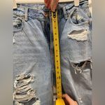 American Eagle  Distressed Mom Boyfriend Dad Baggy Denim Jeans 4 High Rise Photo 7
