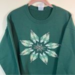 Jerzees  Women’s Green Quilt Star Crewneck Sweatshirt Medium Photo 1