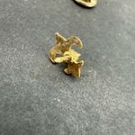 Vintage Brooch Pin Fleur De Lis Gold Tone Brush Polished Pin Brooch Photo 3