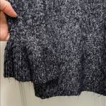 Michael Stars  Navy & White Heathered Lightweight V Neck Sweater - Size Small Photo 5