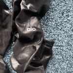 Alo Yoga Alo black shiny XS scrunchy leggings flattering high waist thick waistband Photo 6